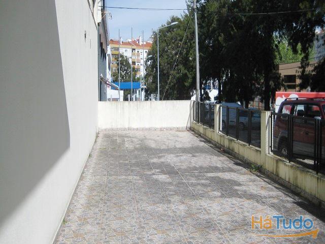 Armazém para Venda, Massamá, Lisboa, Portugal