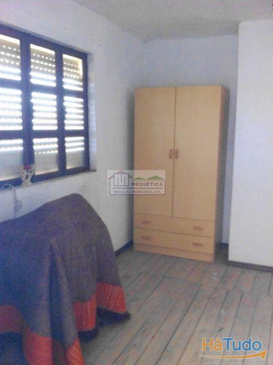 Moradia com 3 pisos e quintal - junto ao Santuário dos Cerejais! Moradia com 3 pisos e quintal - junto ao Santuário dos Cerejais!