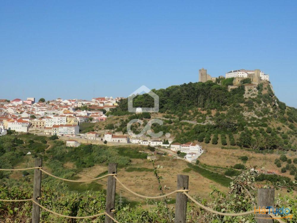 Terreno agrícola, localizado em Palmela, com vista para o Castelo