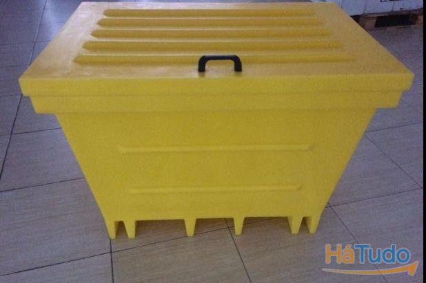 Caixa Para Baterias 220 Litros Caixa Para Baterias 220 Litros