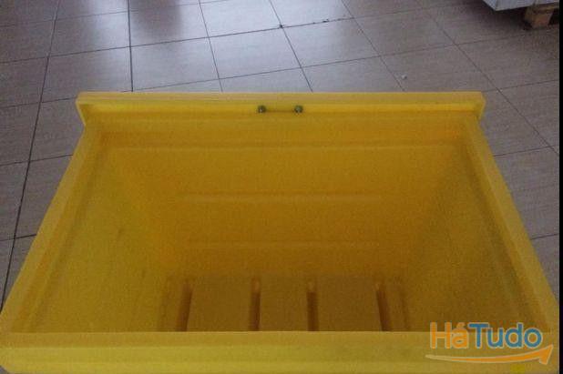 Caixa Para Baterias 220 Litros Caixa Para Baterias 220 Litros