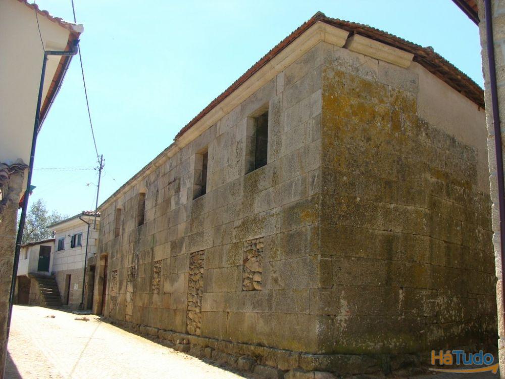 Quinta c/ moradia p/ reconstruir