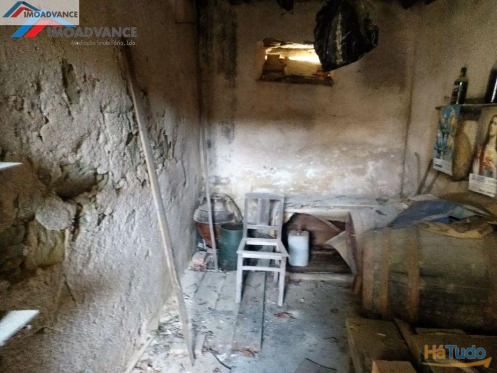 Moradia M4 para Reabilitar situada a 14 kms de Coimbra Moradia M4 para Reabilitar situada a 14 kms de Coimbra