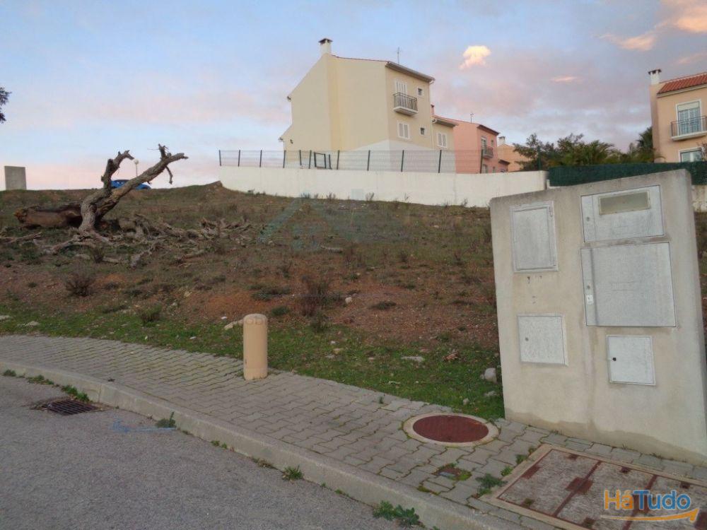 Terreno Urbano em Zona Sossegada em Campilhos, Silves