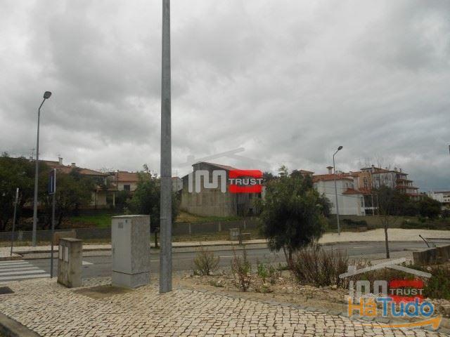 Lote de terreno para construção de 2 fogos Lote de terreno para construção de 2 fogos