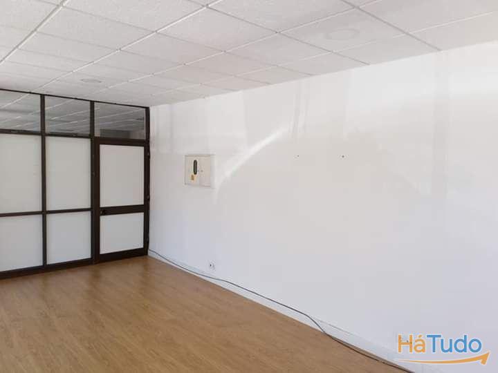 LOJA COM ÁREA DE 25 M2 ROTUNDA SUL EM FÁTIMA LOJA COM ÁREA DE 25 M2 ROTUNDA SUL EM FÁTIMA