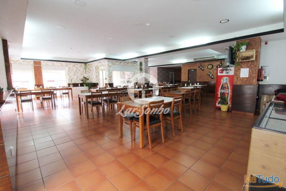 Restaurante c/ 223m2 a 50 metros da praia e terraço c/40m2 - Aver-o-mar Restaurante c/ 223m2 a 50 metros da praia e terraço c/40m2 - Aver-o-mar