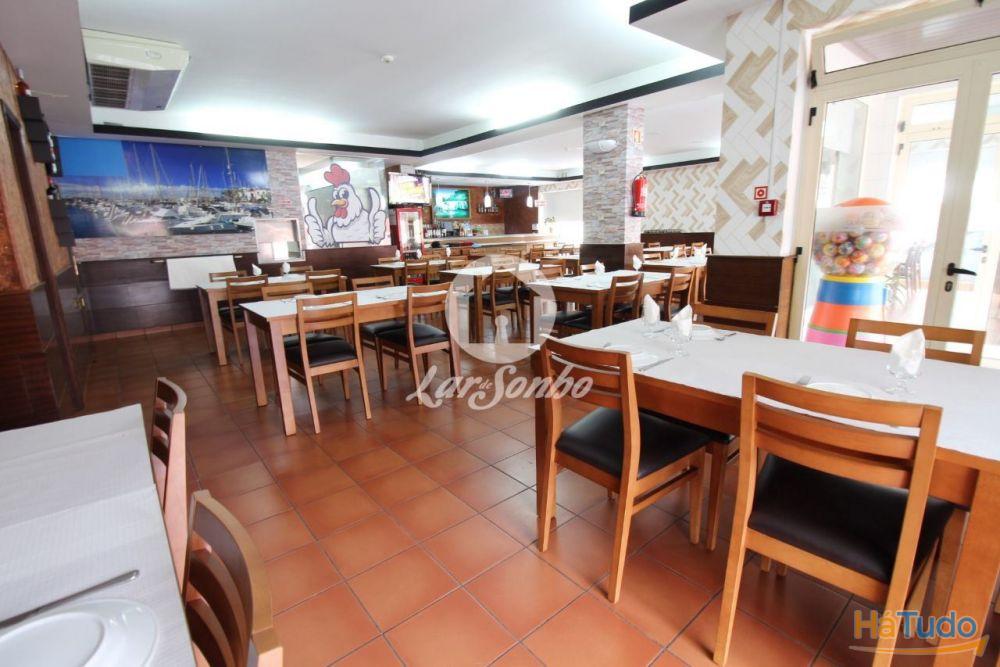 Restaurante c/ 223m2 a 50 metros da praia e terraço c/40m2 - Aver-o-mar Restaurante c/ 223m2 a 50 metros da praia e terraço c/40m2 - Aver-o-mar