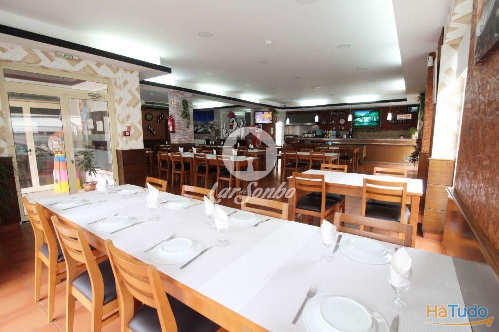 Restaurante c/ 223m2 a 50 metros da praia e terraço c/40m2 - Aver-o-mar Restaurante c/ 223m2 a 50 metros da praia e terraço c/40m2 - Aver-o-mar