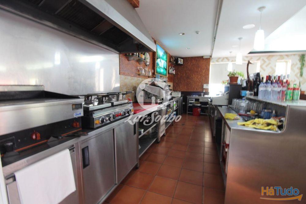 Restaurante c/ 223m2 a 50 metros da praia e terraço c/40m2 - Aver-o-mar Restaurante c/ 223m2 a 50 metros da praia e terraço c/40m2 - Aver-o-mar