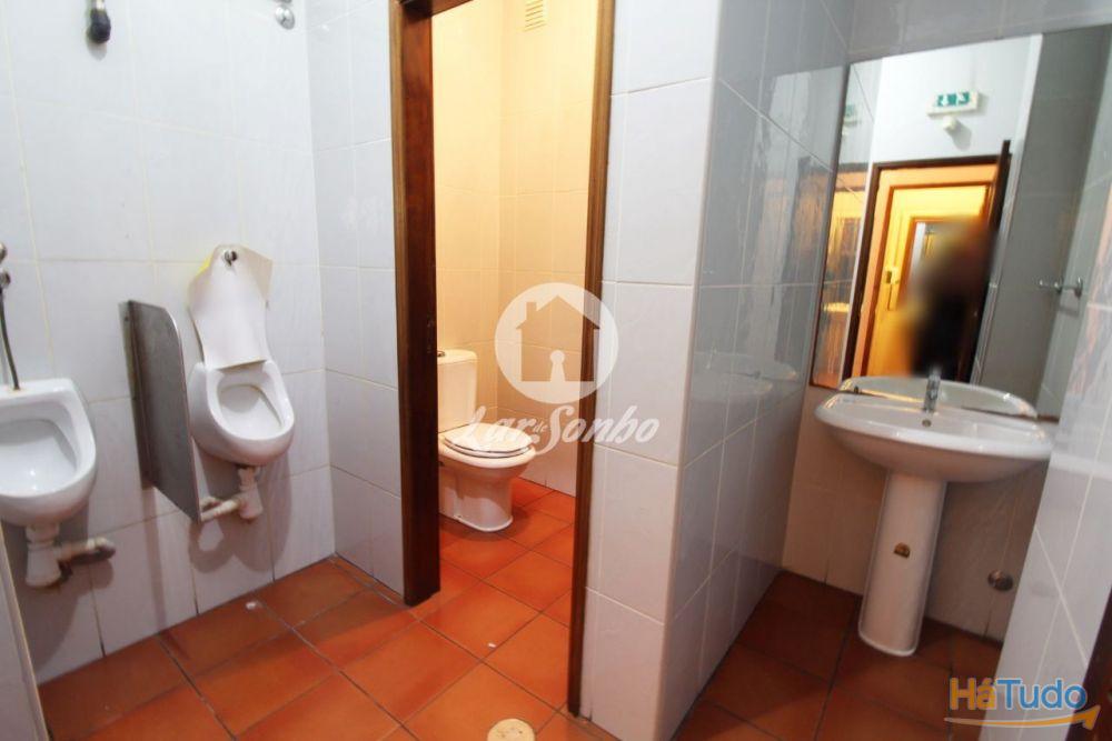 Restaurante c/ 223m2 a 50 metros da praia e terraço c/40m2 - Aver-o-mar Restaurante c/ 223m2 a 50 metros da praia e terraço c/40m2 - Aver-o-mar