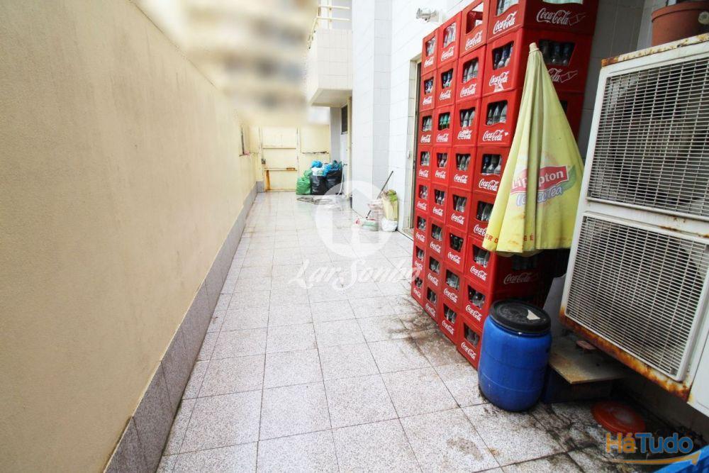 Restaurante c/ 223m2 a 50 metros da praia e terraço c/40m2 - Aver-o-mar Restaurante c/ 223m2 a 50 metros da praia e terraço c/40m2 - Aver-o-mar