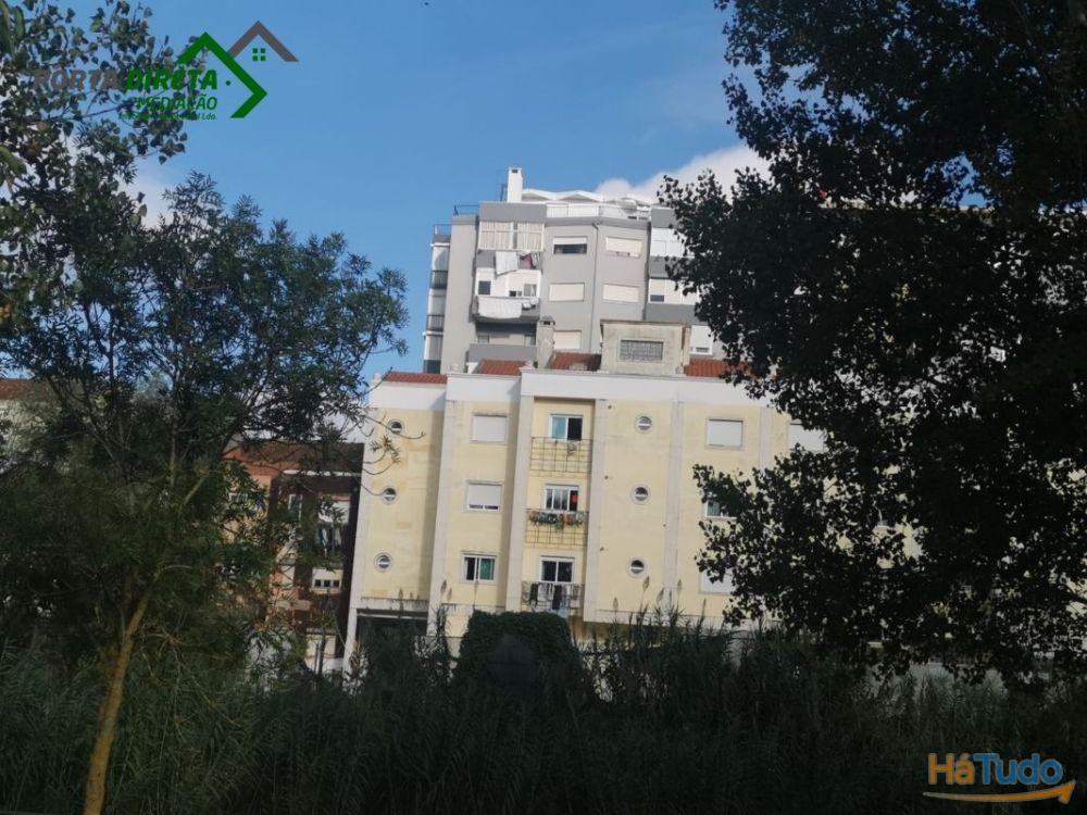 T2 Mobilado e equipado com elevador e marquise Palácio Queluz, Jardim T2 Mobilado e equipado com elevador e marquise Palácio Queluz, Jardim