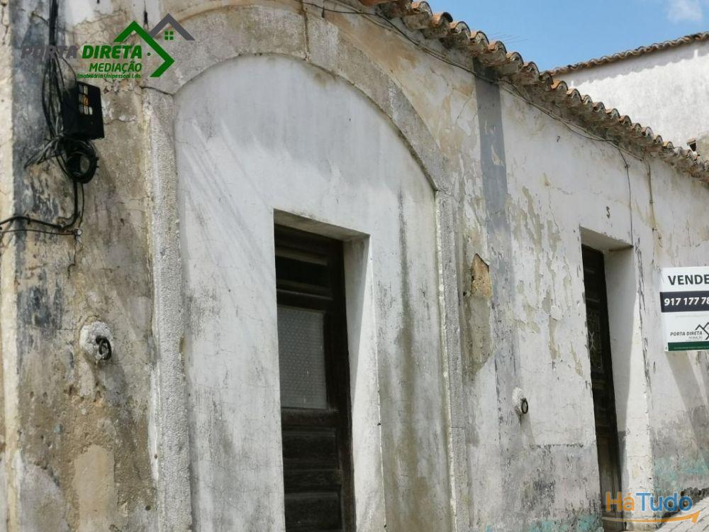 T2 + 2 Moradia, vista rio, Garagem, terreno, centro.