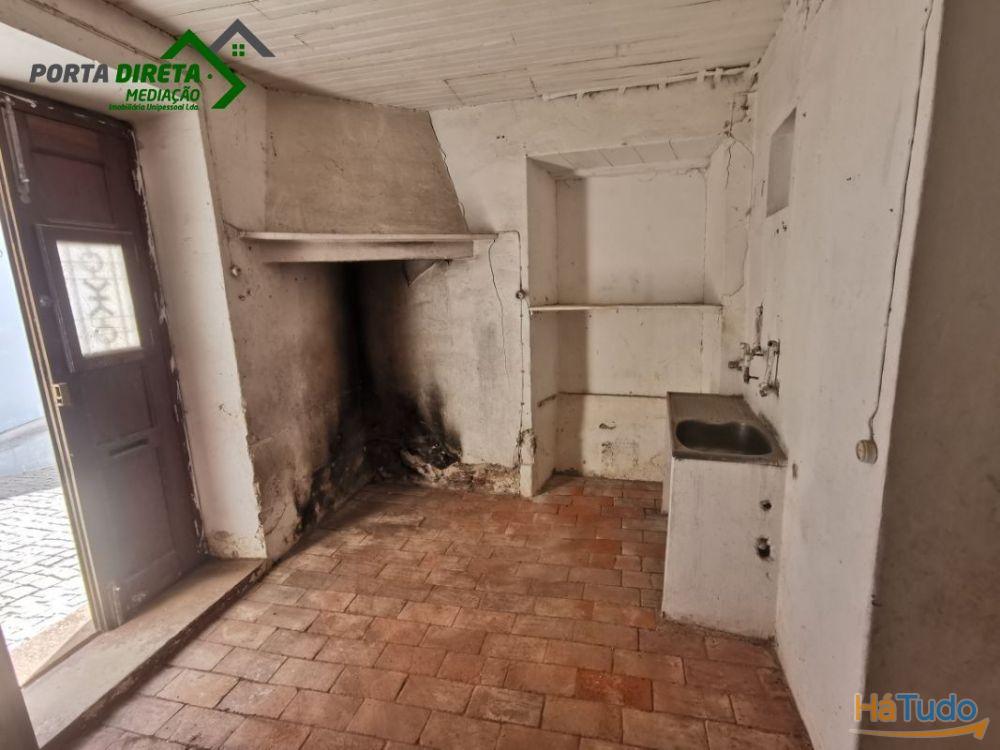 T2 + 2 Moradia, vista rio, Garagem, terreno, centro.