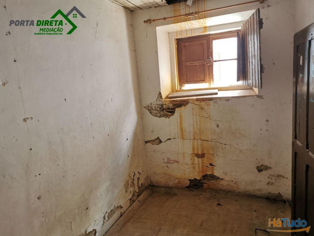 T2 + 2 Moradia, vista rio, Garagem, terreno, centro.