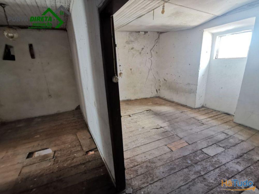 T2 + 2 Moradia, vista rio, Garagem, terreno, centro.