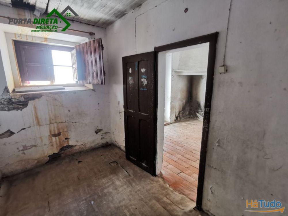 T2 + 2 Moradia, vista rio, Garagem, terreno, centro.