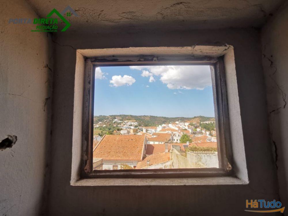 T2 + 2 Moradia, vista rio, Garagem, terreno, centro.