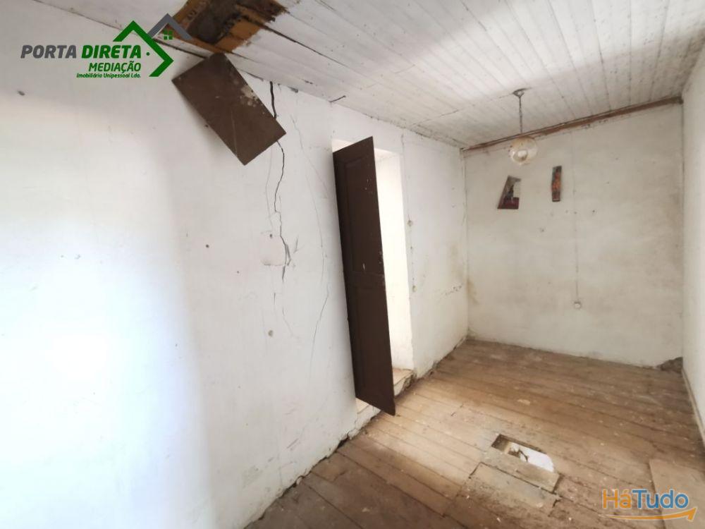 T2 + 2 Moradia, vista rio, Garagem, terreno, centro.