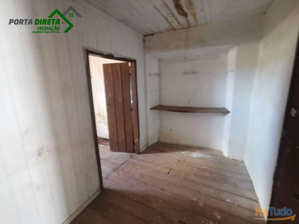 T2 + 2 Moradia, vista rio, Garagem, terreno, centro.