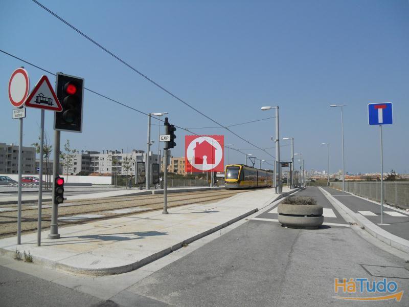 Loja c/ 176m2 a 200m do metro de Portas Fronhas - Vila do Conde Loja c/ 176m2 a 200m do metro de Portas Fronhas - Vila do Conde