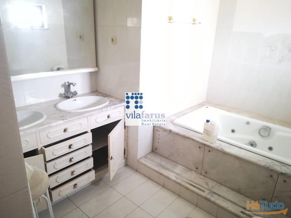 Fabulosa Penthouse com dois grandes terraços e garagem fechada Fabulosa Penthouse com dois grandes terraços e garagem fechada