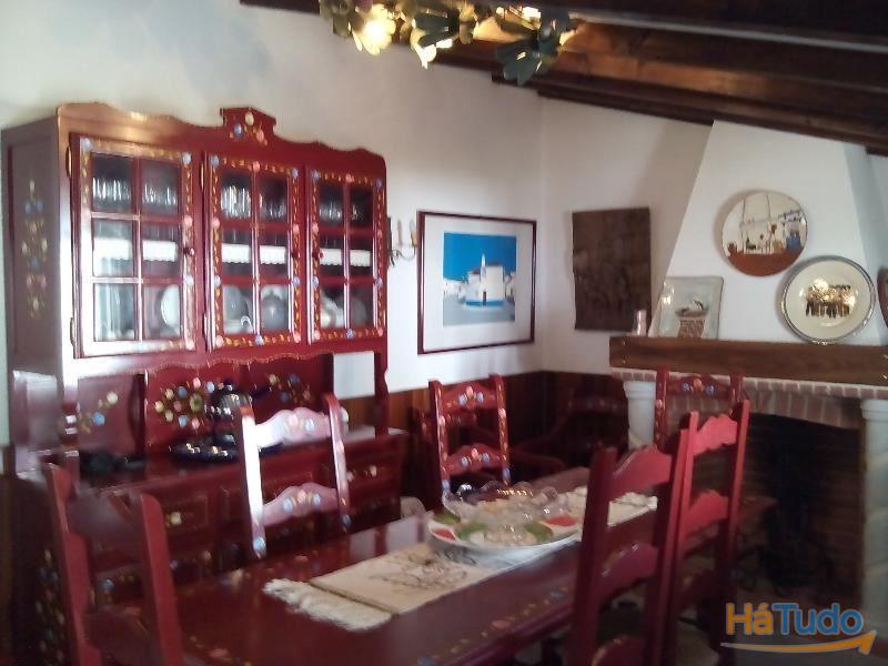 *** Conjunto de 3 moradias térreas com logradouro comum, localizadas na Vila de Mora. *** Conjunto de 3 moradias térreas com logradouro comum, localizadas na Vila de Mora.