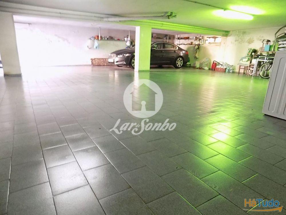 Moradia M6 c/ garagem fechada e jardim localizada na zona PRIME da Povoa de Varzim Moradia M6 c/ garagem fechada e jardim localizada na zona PRIME da Povoa de Varzim