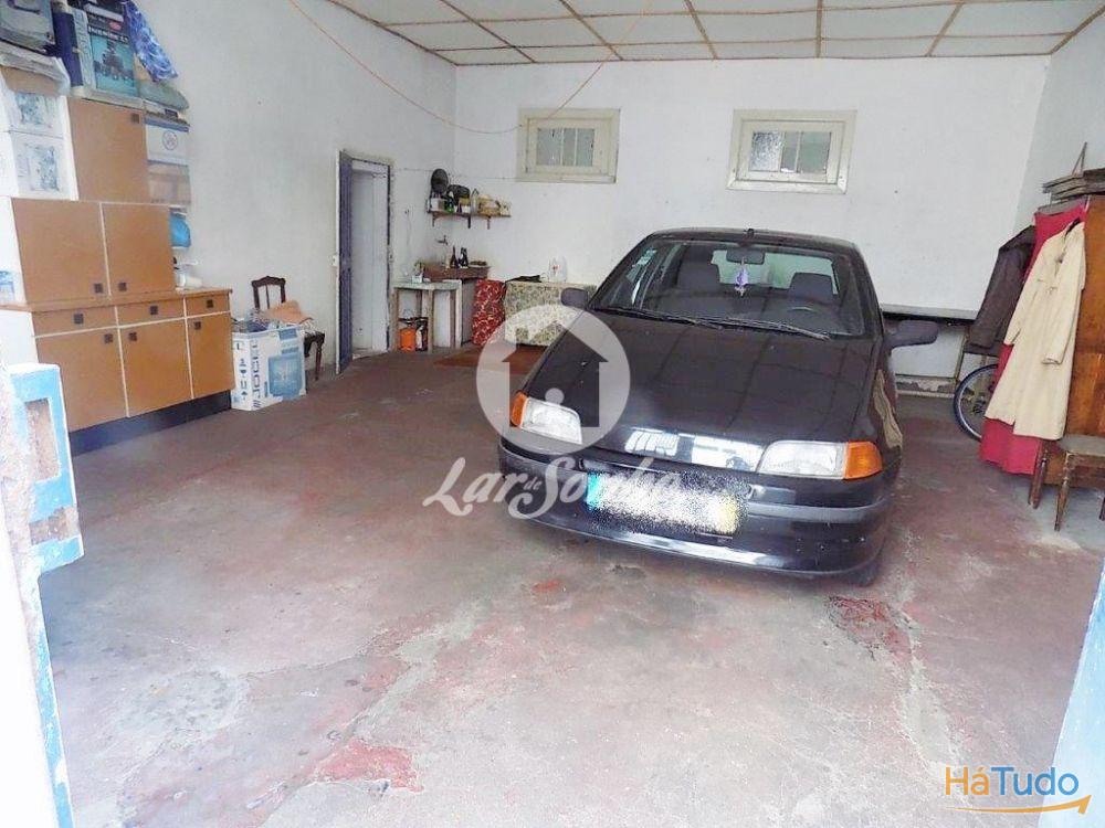 Moradia p/ restauro inserida num terreno de 328m2 na 2º linha de mar na Povoa de Varzim Moradia p/ restauro inserida num terreno de 328m2 na 2º linha de mar na Povoa de Varzim