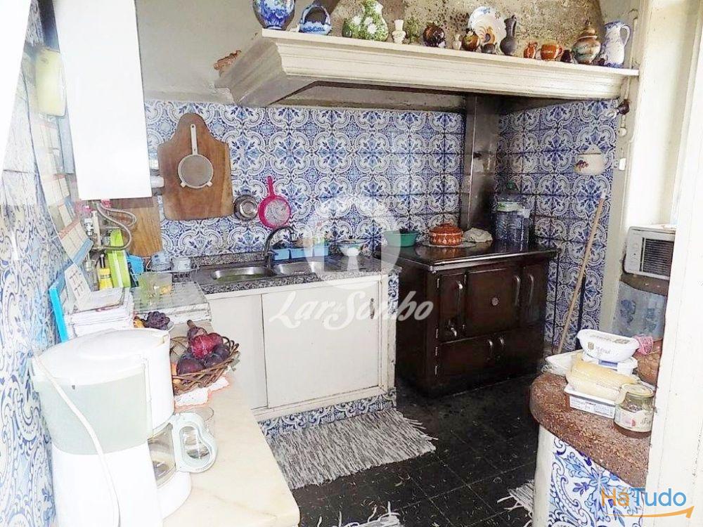 Moradia p/ restauro inserida num terreno de 328m2 na 2º linha de mar na Povoa de Varzim Moradia p/ restauro inserida num terreno de 328m2 na 2º linha de mar na Povoa de Varzim