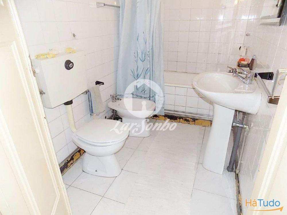 Moradia p/ restauro inserida num terreno de 328m2 na 2º linha de mar na Povoa de Varzim Moradia p/ restauro inserida num terreno de 328m2 na 2º linha de mar na Povoa de Varzim