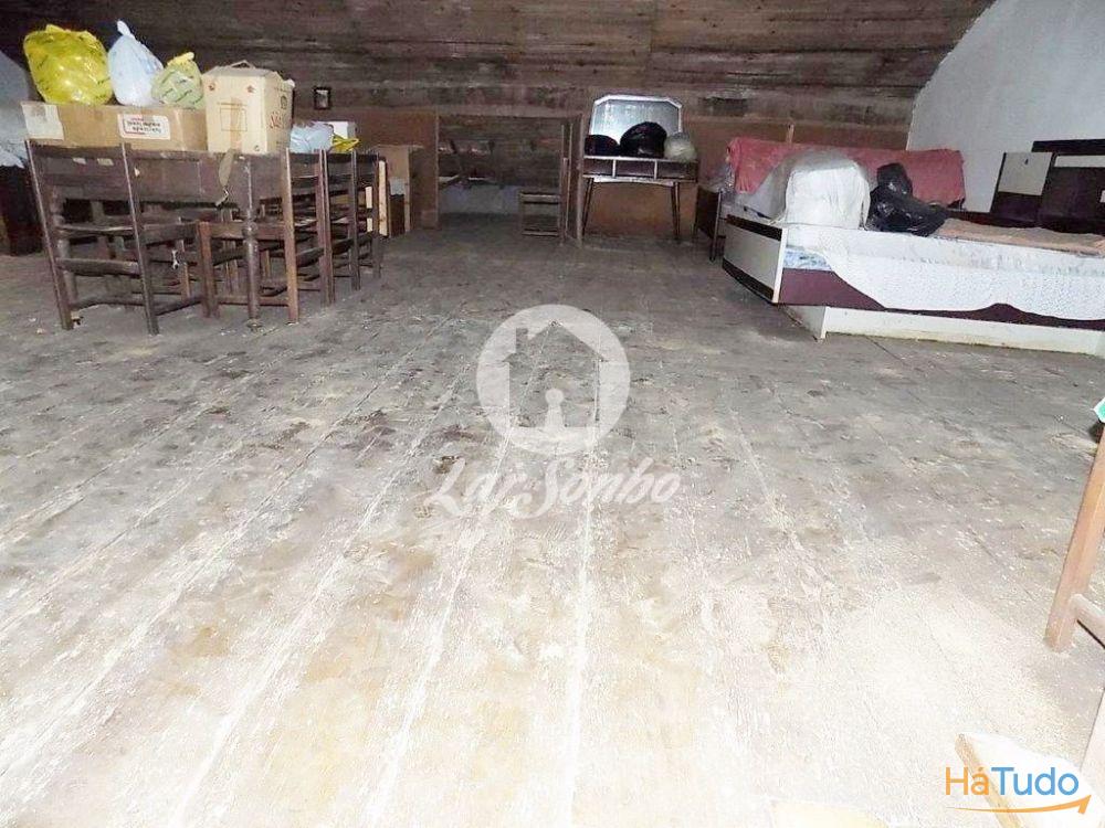 Moradia p/ restauro inserida num terreno de 328m2 na 2º linha de mar na Povoa de Varzim Moradia p/ restauro inserida num terreno de 328m2 na 2º linha de mar na Povoa de Varzim