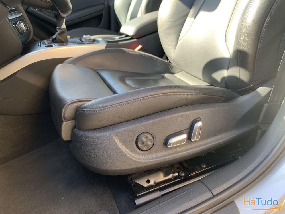 Audi A4 Avant 2.0 TDi quattro Audi A4 Avant 2.0 TDi quattro