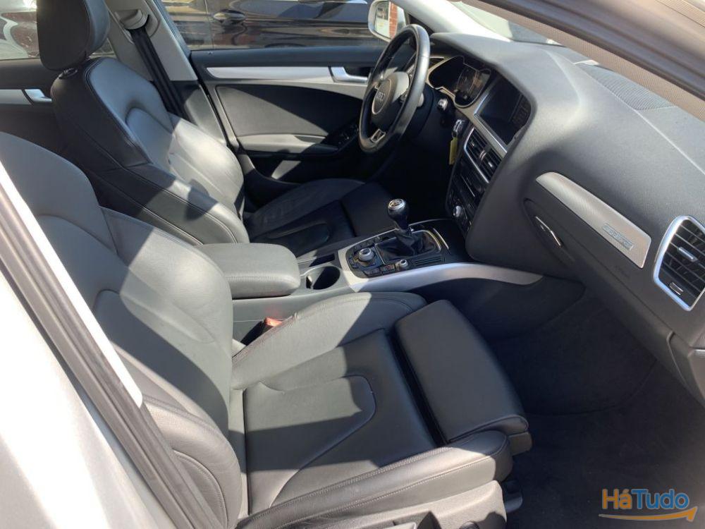 Audi A4 Avant 2.0 TDi quattro Audi A4 Avant 2.0 TDi quattro