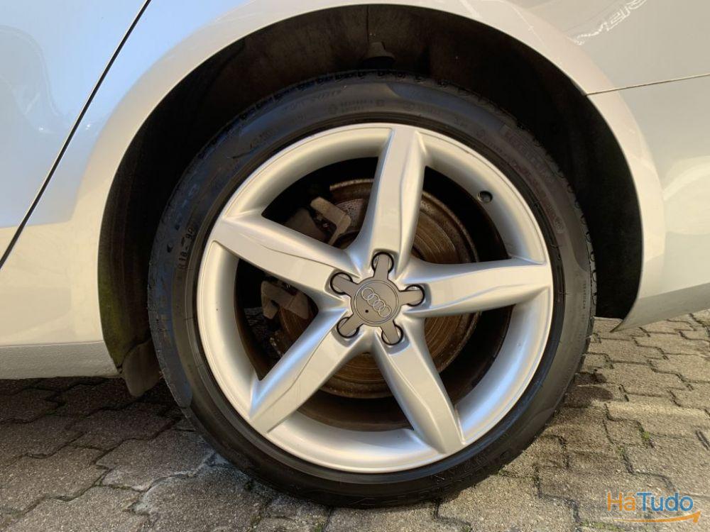 Audi A4 Avant 2.0 TDi quattro Audi A4 Avant 2.0 TDi quattro