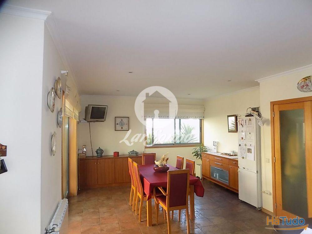 Moradia M4 c/ garagem fechada a 5 minutos do centro Moradia M4 c/ garagem fechada a 5 minutos do centro