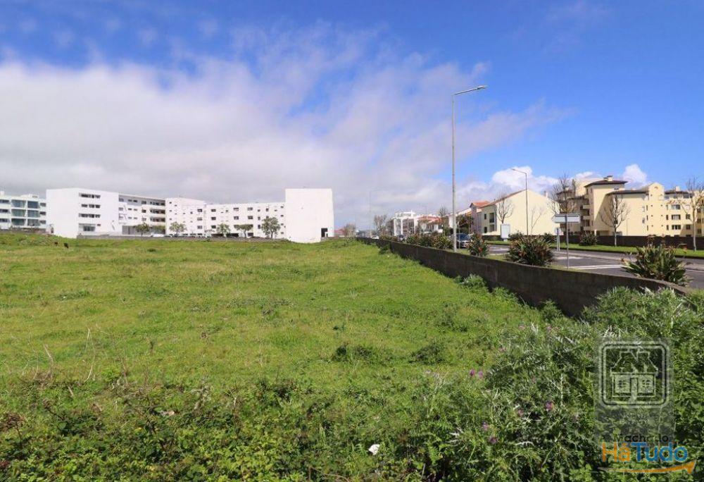 VENDA de TERRENO/LOTE para construção de EDIFÍCIO [Ref. 2915001] São José, Ponta Delgada, São Miguel, Açores