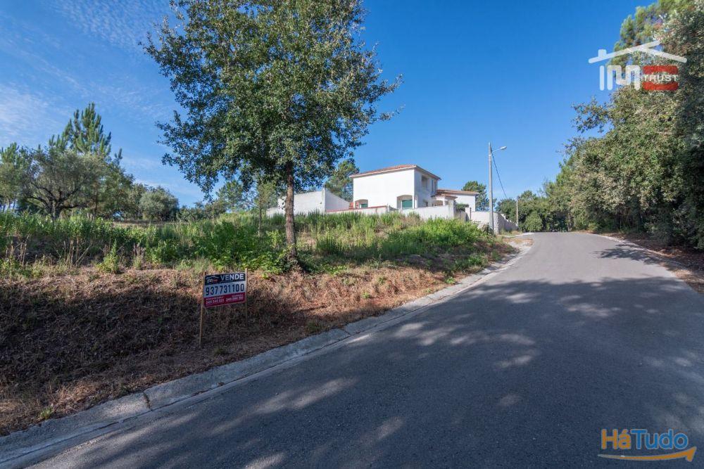 Dois lotes Maravilhosos com uma moradia aprovada, em local soberbo. Dois lotes Maravilhosos com uma moradia aprovada, em local soberbo.