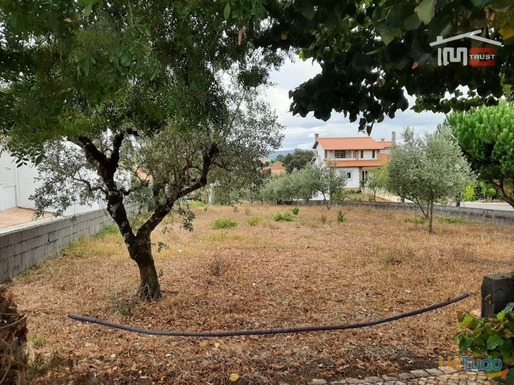 TERRENO COM ÁREA DE 1588m2 em Fátima TERRENO COM ÁREA DE 1588m2 em Fátima