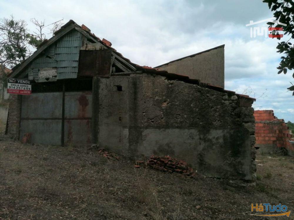 Barracão em terreno rústico no vale Freixo Barracão em terreno rústico no vale Freixo