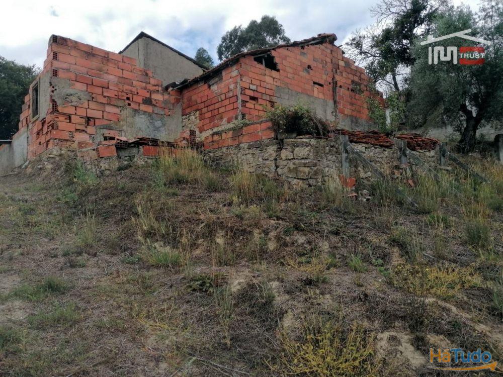 Barracão em terreno rústico no vale Freixo Barracão em terreno rústico no vale Freixo