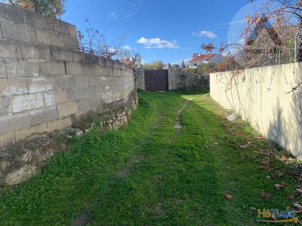 Terreno em Alcains com grandes �reas