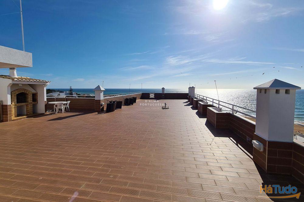 Loja  convertida em apartamento com 1 quarto para venda na baixa de Albufeira
