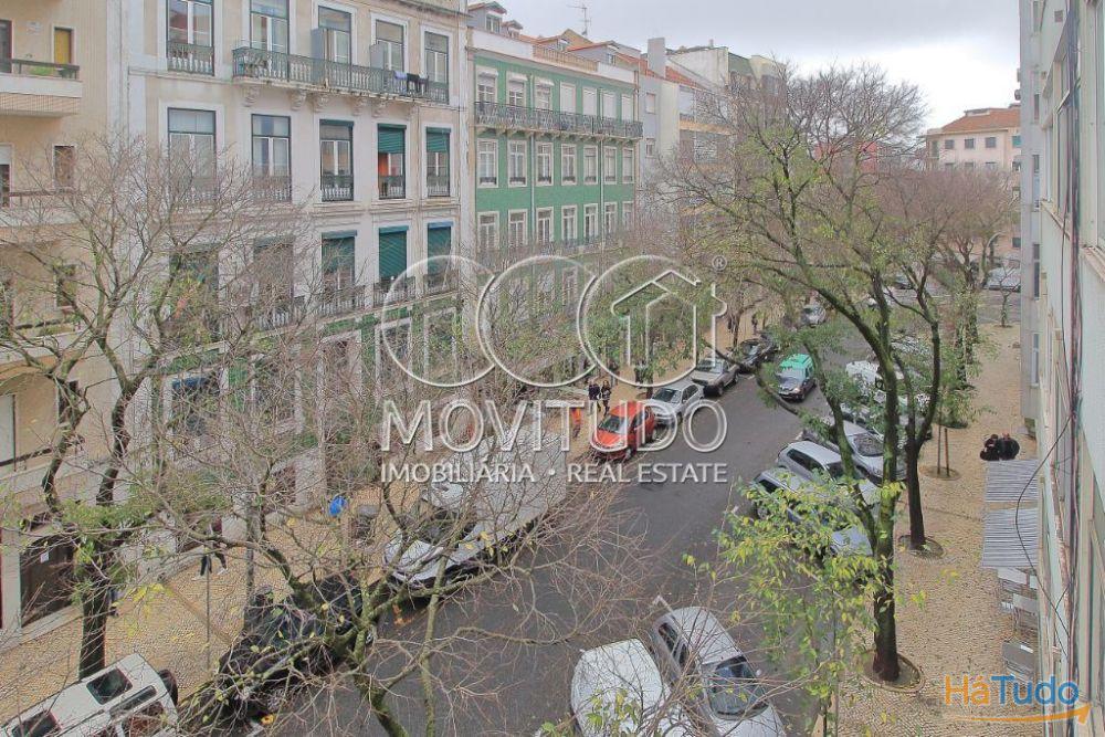 VENDIDO - Apartamento T2 - 3 assoalhadas no centro de Lisboa - Estef�nia - Pr�dio com elevador