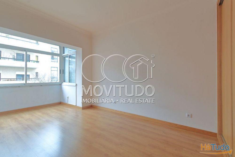 VENDIDO - Apartamento T2 - 3 assoalhadas no centro de Lisboa - Estef�nia - Pr�dio com elevador
