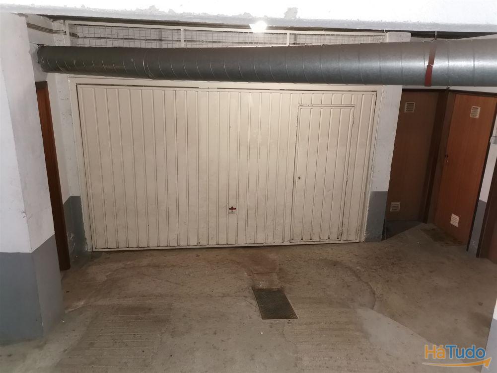 GARAGEM E ARRECADAO PARA VENDA