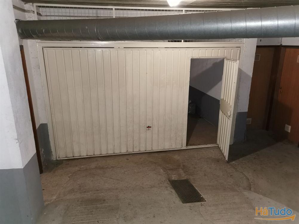 GARAGEM E ARRECADAO PARA VENDA