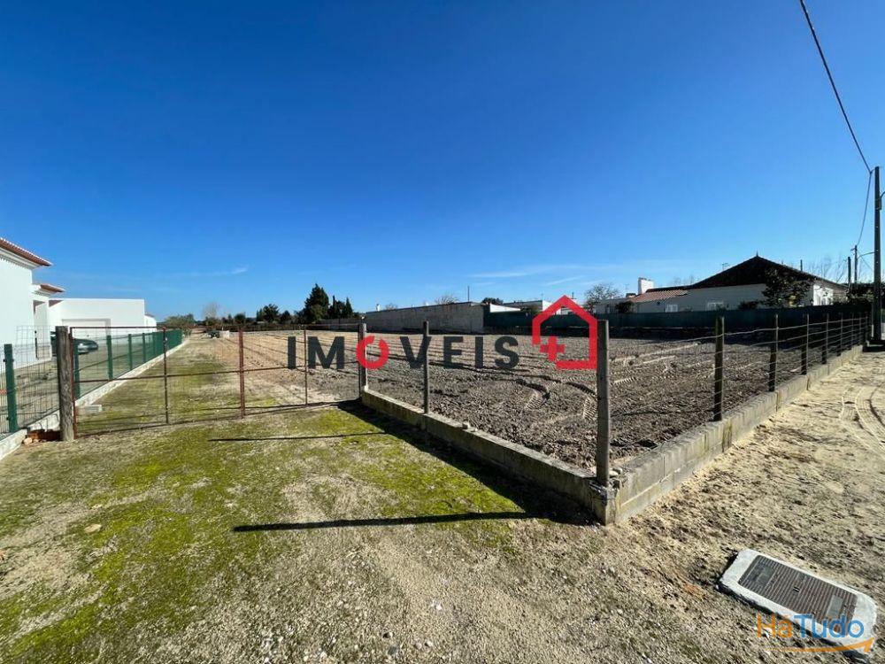 Lote de terreno em Foros do Benfica do Ribatejo com 1332.50m2 Lote de terreno em Foros do Benfica do Ribatejo com 1332.50m2