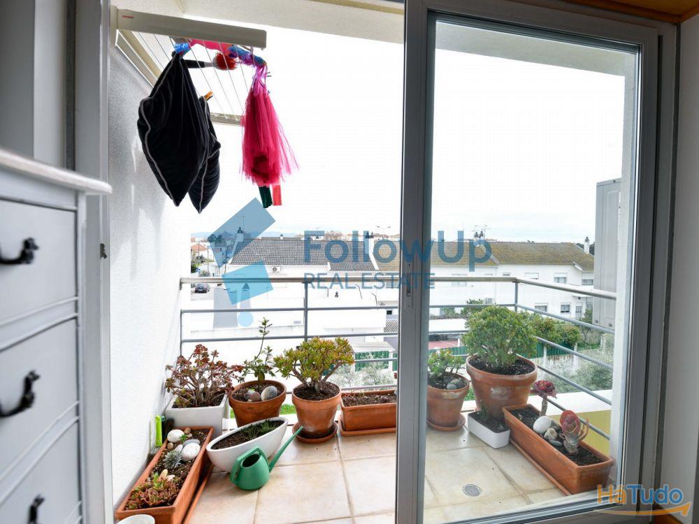 T3 na Torre da Marinha ? Excelentes Áreas T3 na Torre da Marinha ? Excelentes Áreas